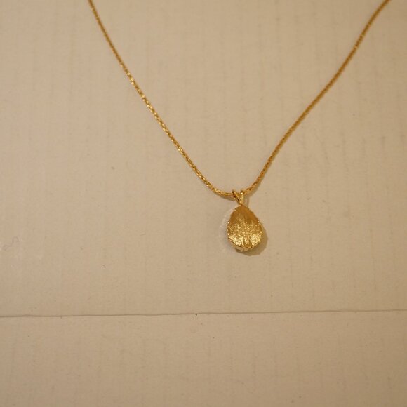 VINTAGE AVON EMERALD GREEN CRYSTAL TEARDROP NECKLACE - Picture 8 of 12